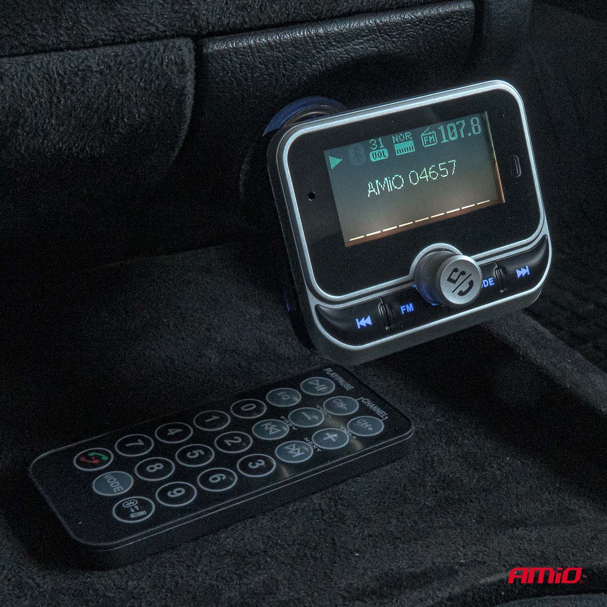 Avtomobilski FM oddajnik z daljinskim upravljalnikom, 2x USB-A, 12V 24V, AMIO-04657 - slika 3